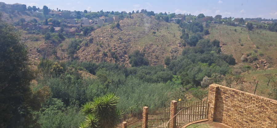 To Let 3 Bedroom Property for Rent in Rangeview Gauteng