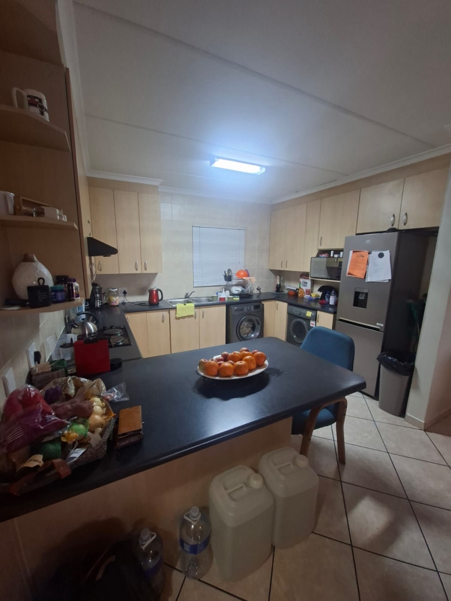 To Let 3 Bedroom Property for Rent in Rangeview Gauteng