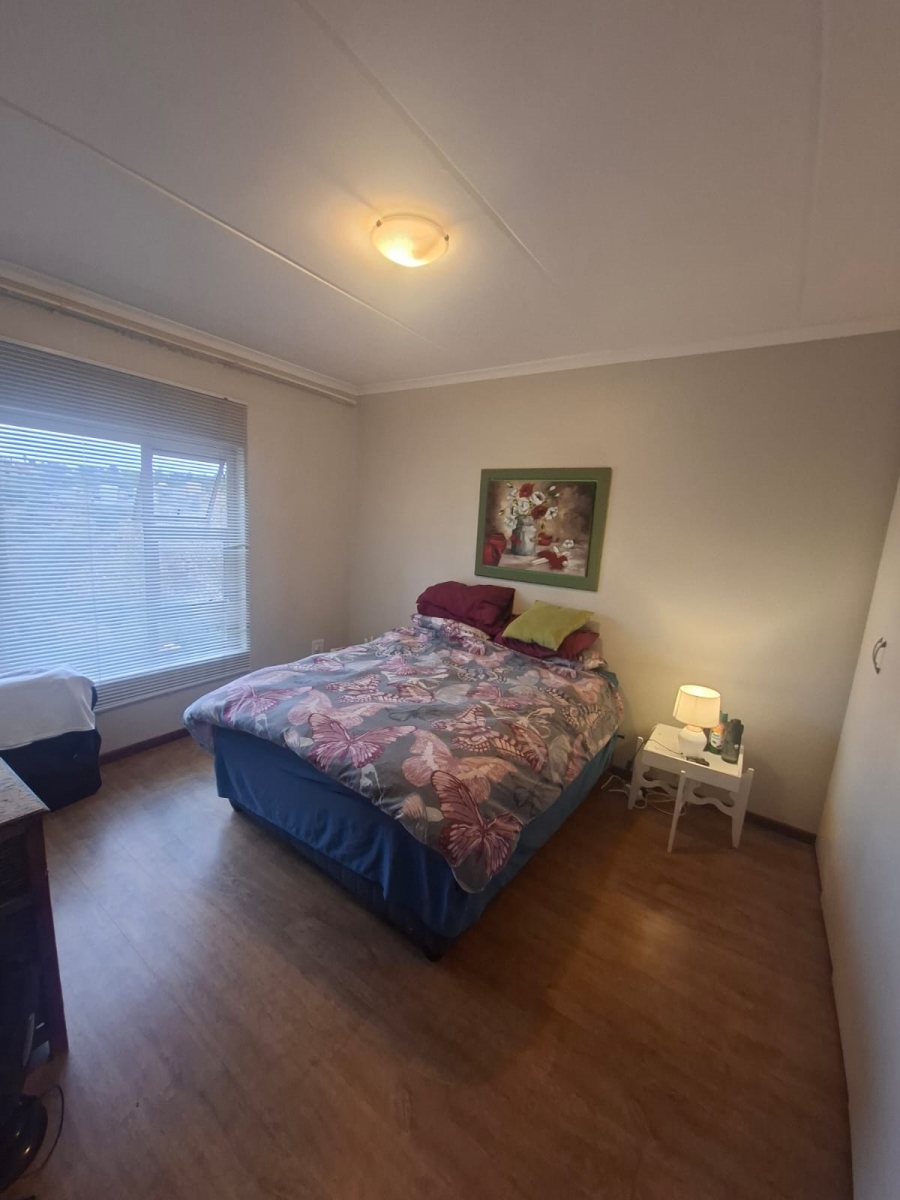 To Let 3 Bedroom Property for Rent in Rangeview Gauteng