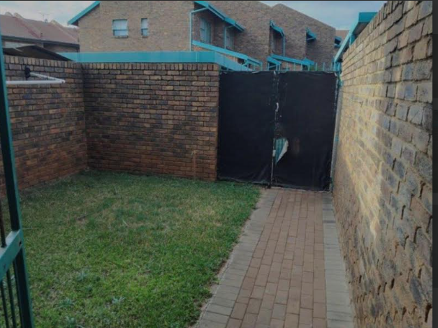 2 Bedroom Property for Sale in Valhalla Gauteng