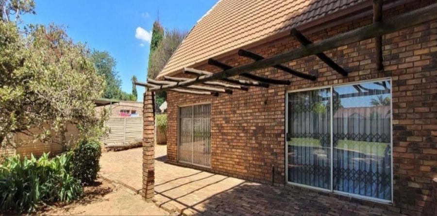 2 Bedroom Property for Sale in Birch Acres Gauteng