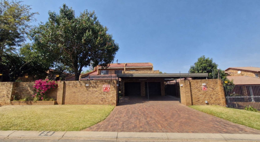3 Bedroom Property for Sale in Bassonia Gauteng