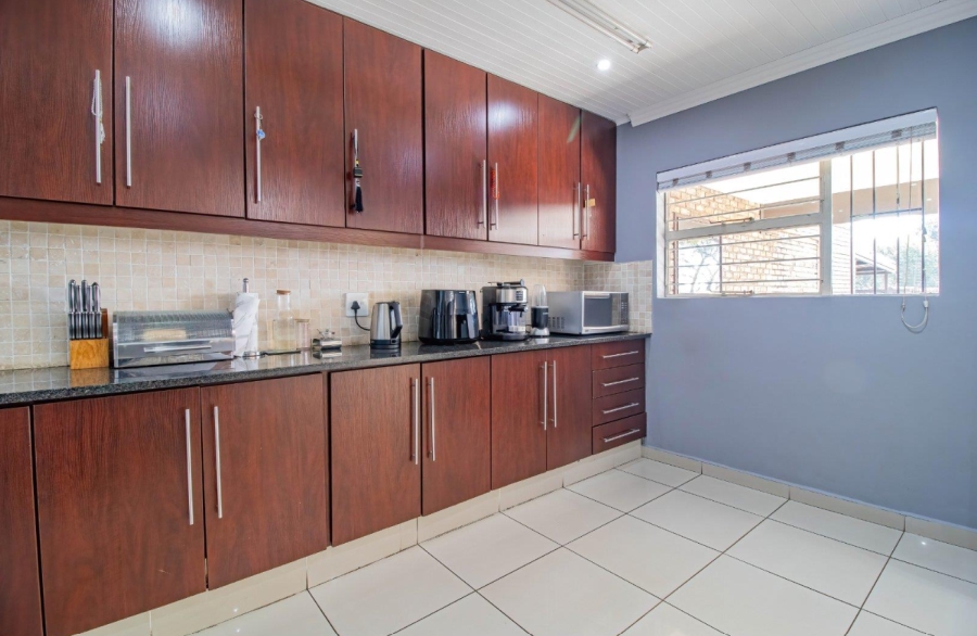 3 Bedroom Property for Sale in Bassonia Gauteng