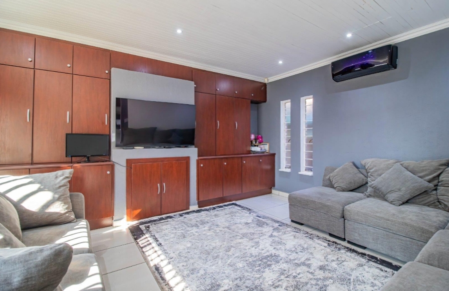 3 Bedroom Property for Sale in Bassonia Gauteng