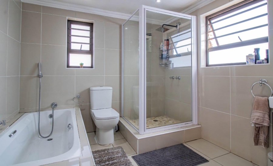 3 Bedroom Property for Sale in Bassonia Gauteng