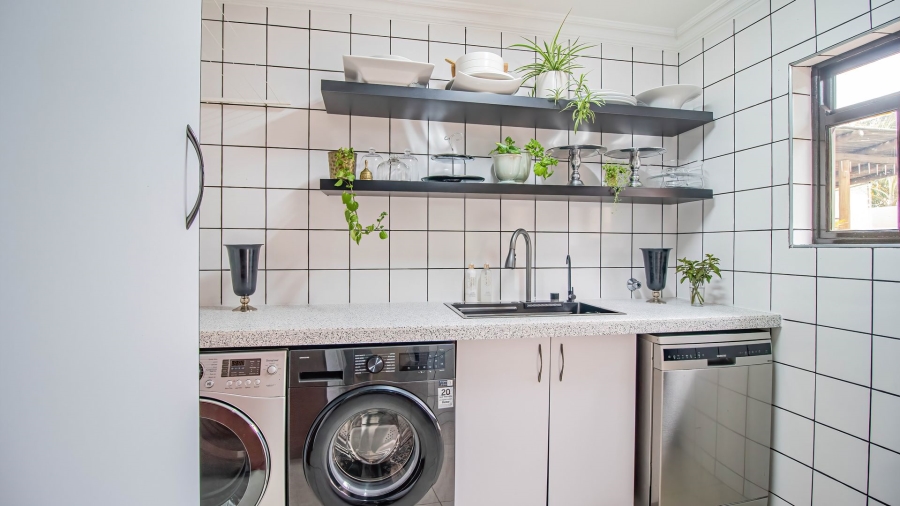3 Bedroom Property for Sale in Alberante Gauteng