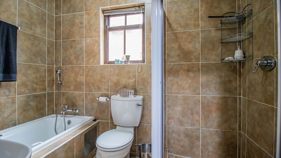 3 Bedroom Property for Sale in Alberante Gauteng