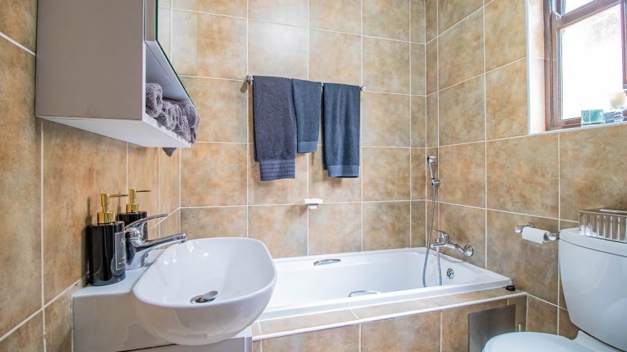3 Bedroom Property for Sale in Alberante Gauteng