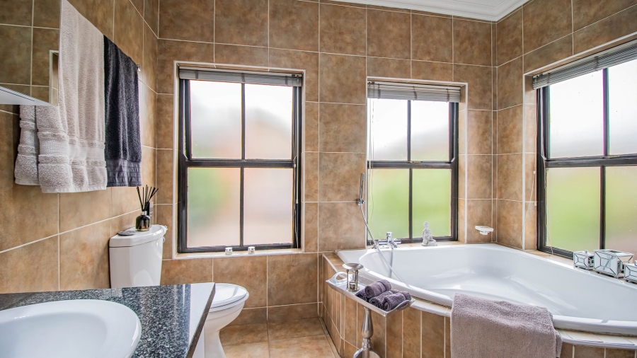 3 Bedroom Property for Sale in Alberante Gauteng