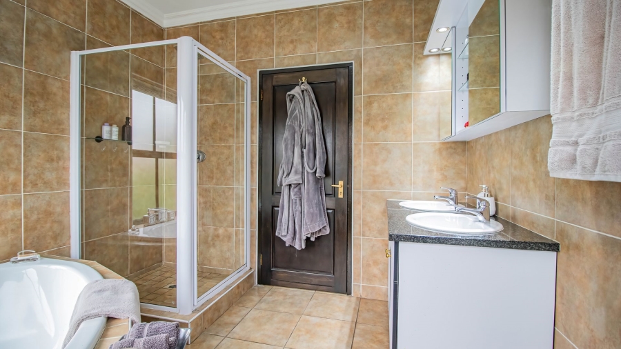 3 Bedroom Property for Sale in Alberante Gauteng