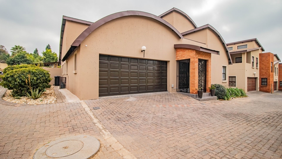3 Bedroom Property for Sale in Alberante Gauteng