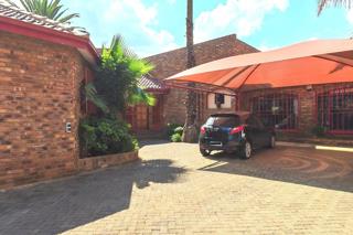 4 Bedroom Property for Sale in Sunward Park Gauteng