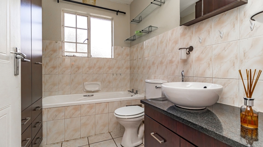 2 Bedroom Property for Sale in Eden Glen Gauteng