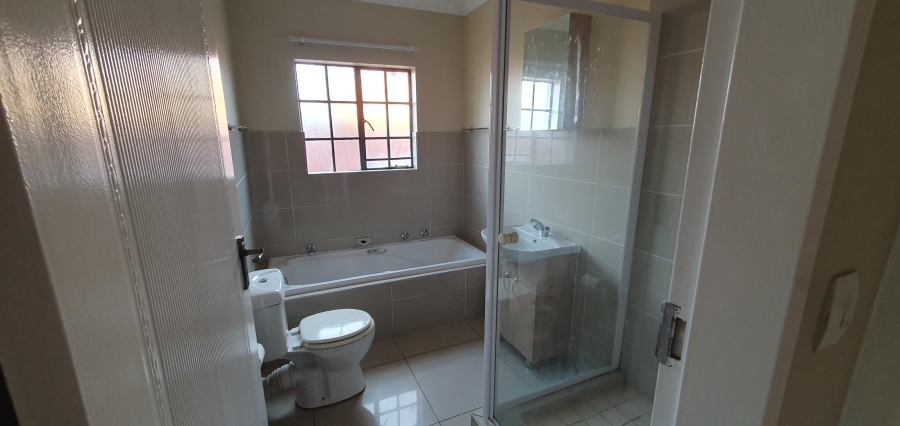 To Let 2 Bedroom Property for Rent in Meyersdal Gauteng