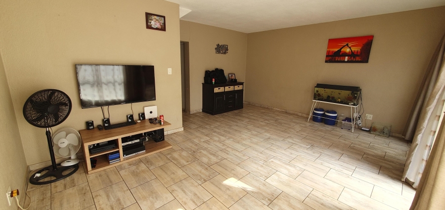 3 Bedroom Property for Sale in Brackenhurst Gauteng