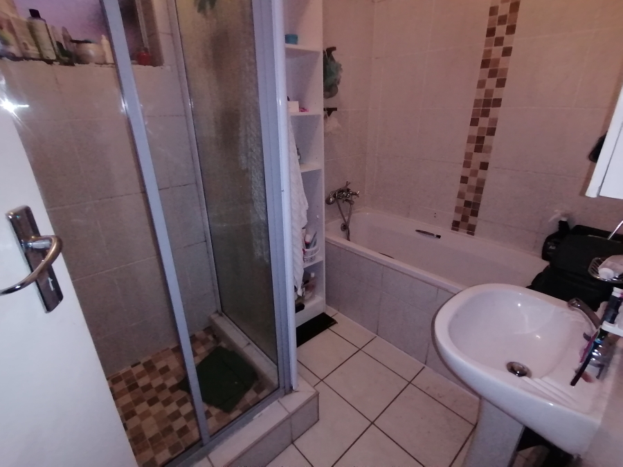 3 Bedroom Property for Sale in Brackenhurst Gauteng