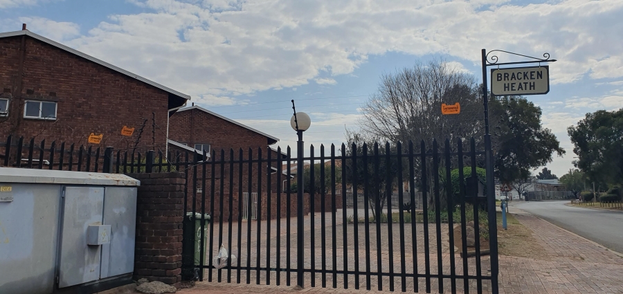 3 Bedroom Property for Sale in Brackenhurst Gauteng