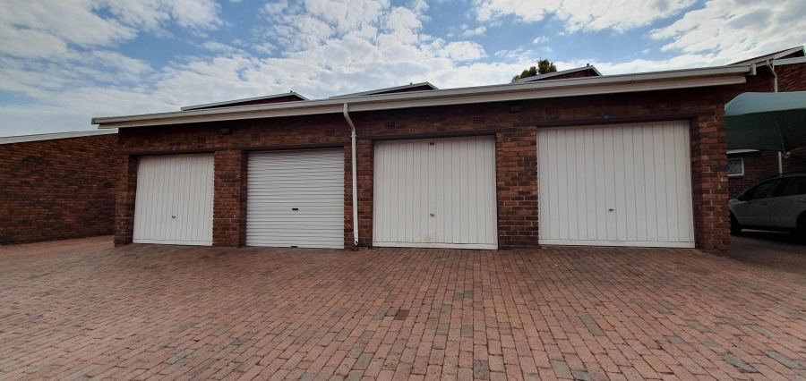 3 Bedroom Property for Sale in Brackenhurst Gauteng