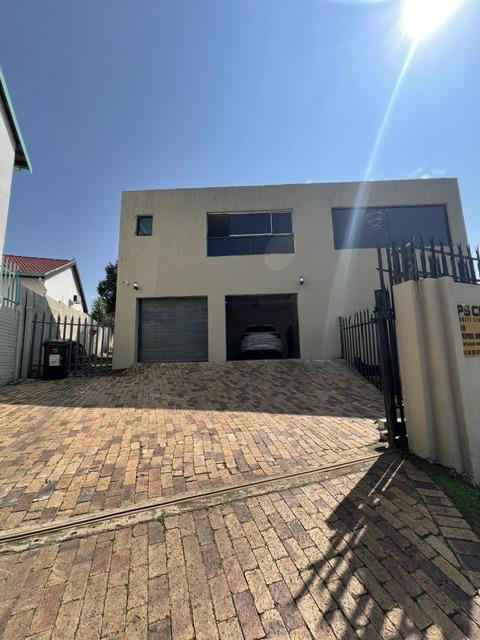 4 Bedroom Property for Sale in Oakdene Gauteng