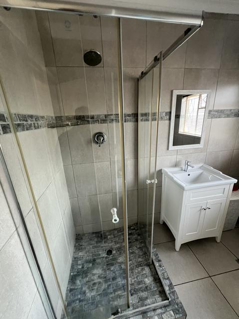 4 Bedroom Property for Sale in Oakdene Gauteng