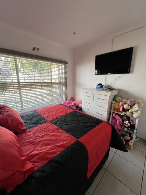 4 Bedroom Property for Sale in Oakdene Gauteng