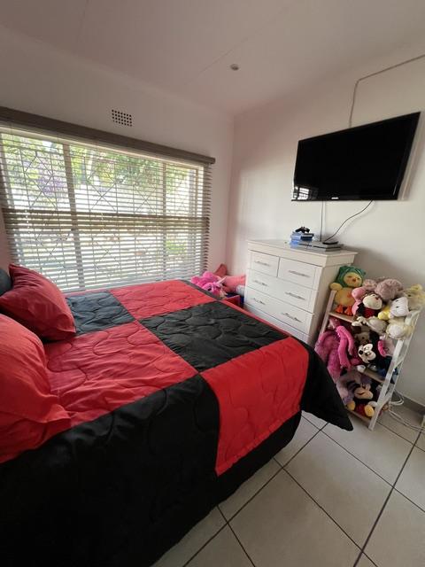 4 Bedroom Property for Sale in Oakdene Gauteng