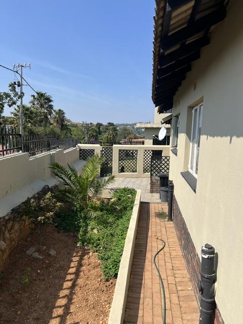 4 Bedroom Property for Sale in Oakdene Gauteng