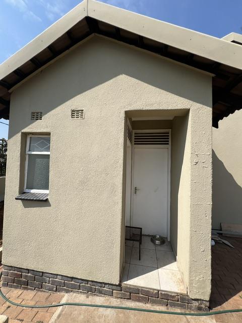 4 Bedroom Property for Sale in Oakdene Gauteng