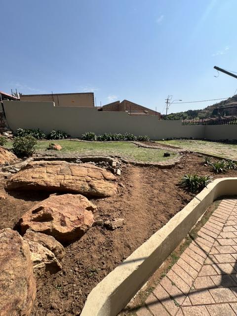 4 Bedroom Property for Sale in Oakdene Gauteng