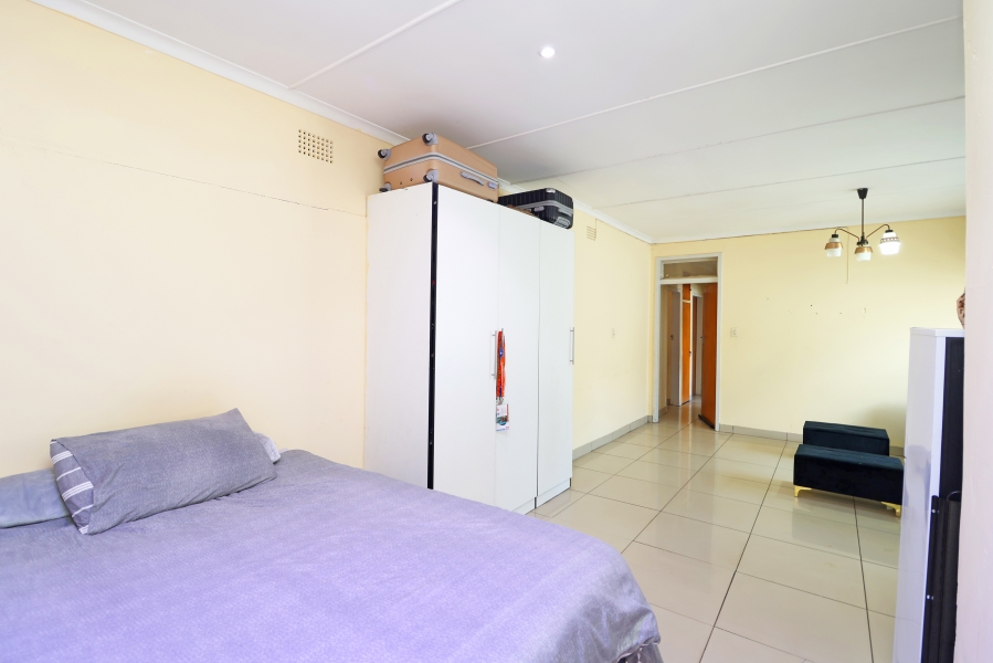 6 Bedroom Property for Sale in Westdene Gauteng