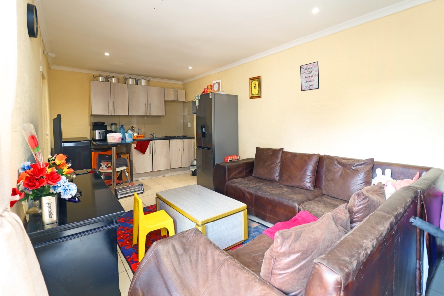 6 Bedroom Property for Sale in Westdene Gauteng