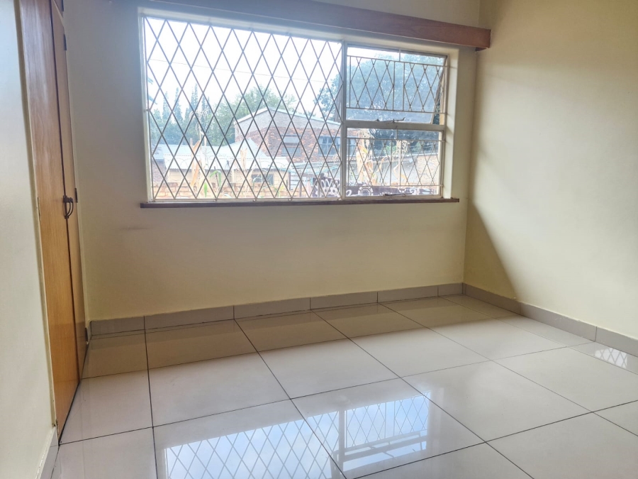 6 Bedroom Property for Sale in Westdene Gauteng