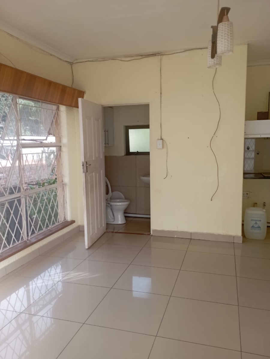 6 Bedroom Property for Sale in Westdene Gauteng