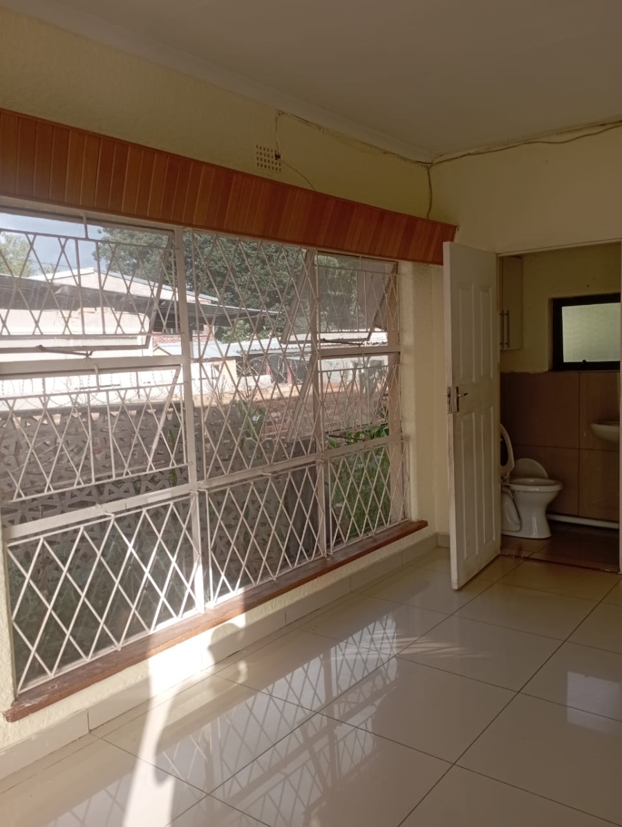6 Bedroom Property for Sale in Westdene Gauteng