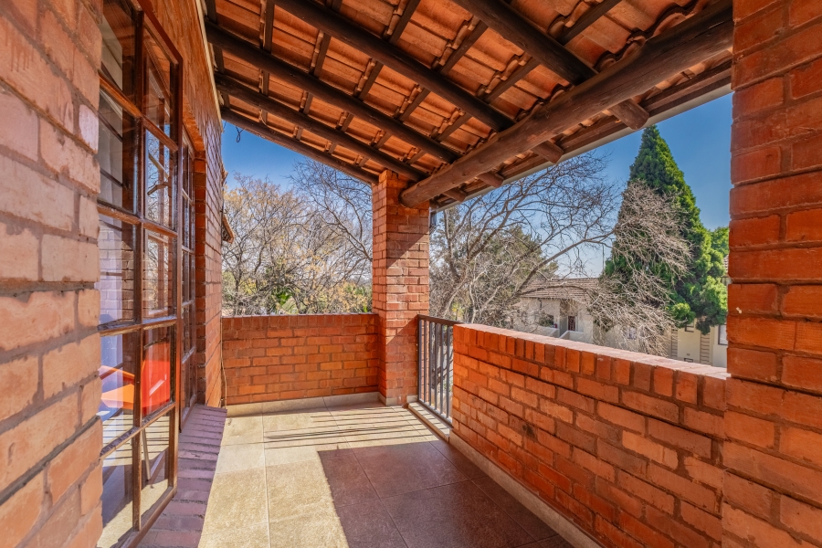 2 Bedroom Property for Sale in Bryanston Gauteng