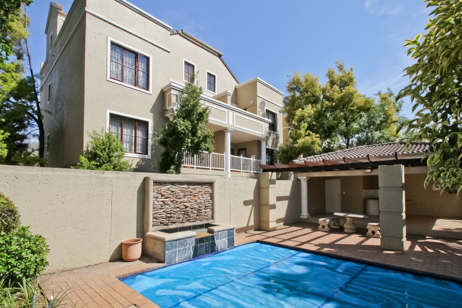 2 Bedroom Property for Sale in Saxonwold Gauteng