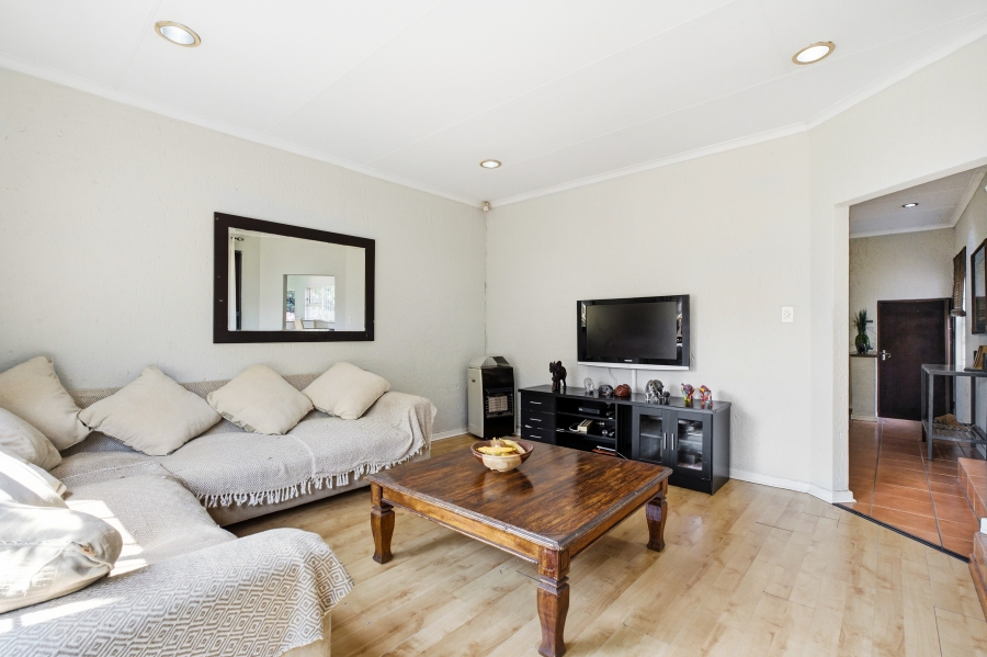 4 Bedroom Property for Sale in Petervale Gauteng