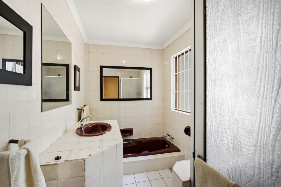 4 Bedroom Property for Sale in Petervale Gauteng