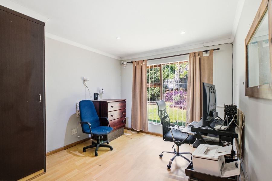 4 Bedroom Property for Sale in Petervale Gauteng
