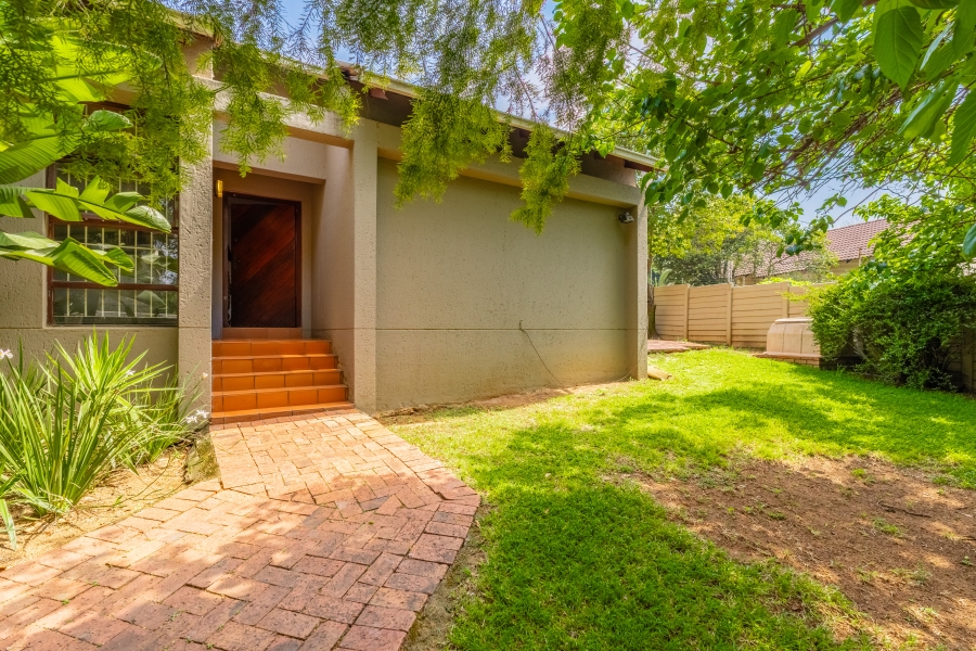 4 Bedroom Property for Sale in Petervale Gauteng
