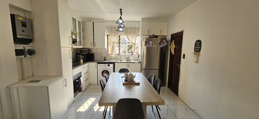 3 Bedroom Property for Sale in Mondeor Gauteng