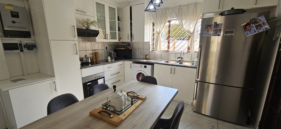 3 Bedroom Property for Sale in Mondeor Gauteng