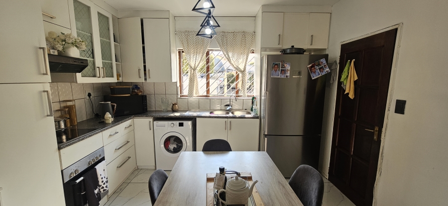 3 Bedroom Property for Sale in Mondeor Gauteng