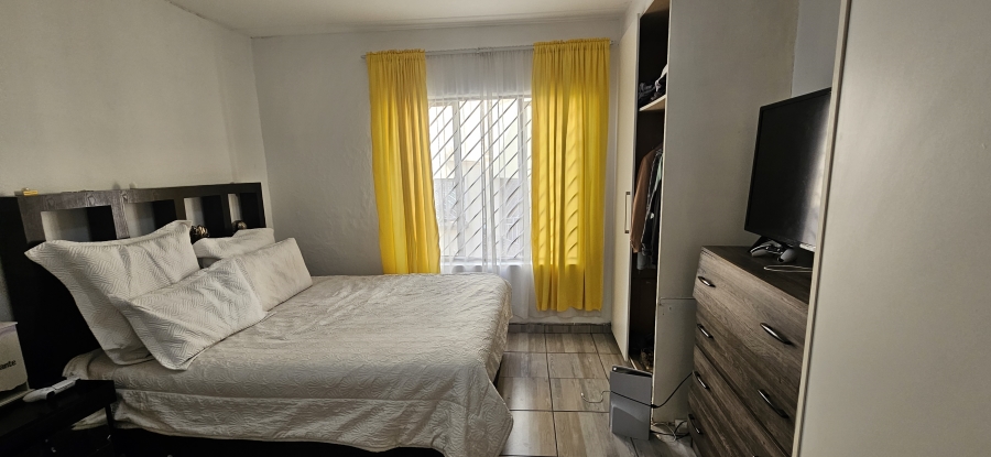 3 Bedroom Property for Sale in Mondeor Gauteng