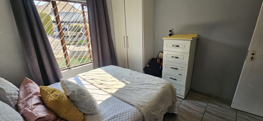 3 Bedroom Property for Sale in Mondeor Gauteng