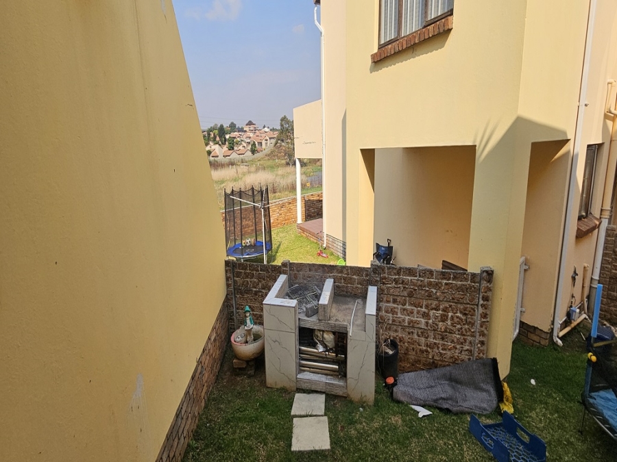 3 Bedroom Property for Sale in Mondeor Gauteng