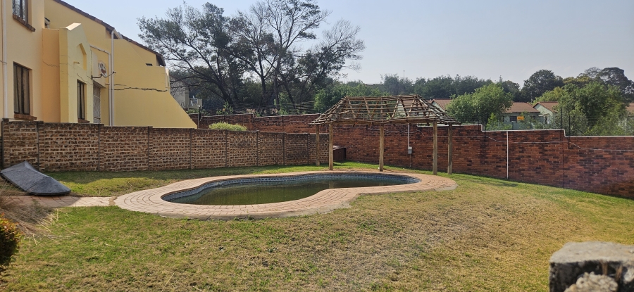 3 Bedroom Property for Sale in Mondeor Gauteng