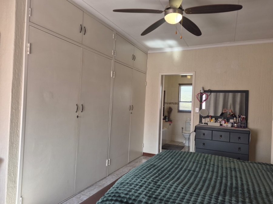 To Let 3 Bedroom Property for Rent in Birchleigh Gauteng