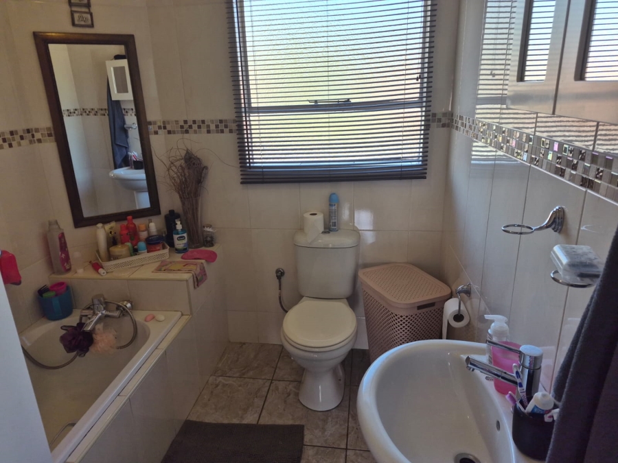 To Let 3 Bedroom Property for Rent in Birchleigh Gauteng