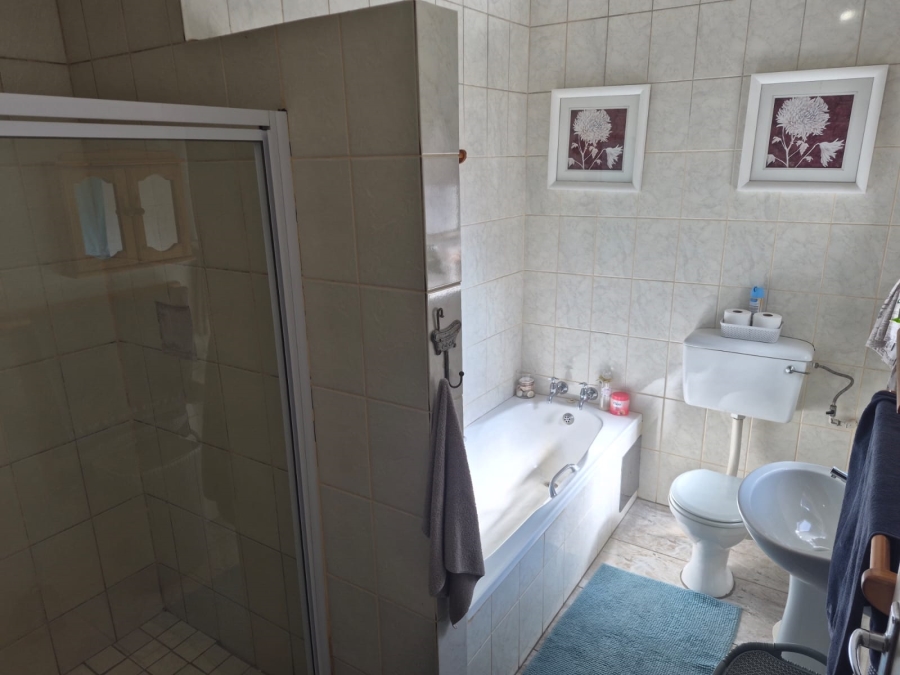 To Let 3 Bedroom Property for Rent in Birchleigh Gauteng
